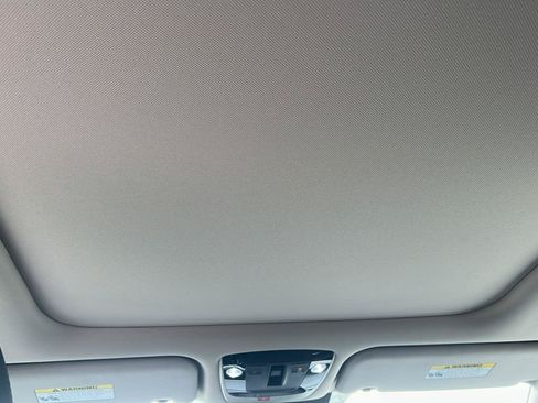 Used 2024 Kia Sorento S w/ Panoramic Sunroof Package AWD/4WD image 10