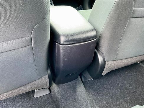 Used 2018 Toyota RAV4 LE w/ All Weather Liner Package AWD/4WD image 8