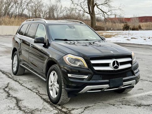 Used 2014 Mercedes-Benz GL 350 BlueTEC 4MATIC image 3