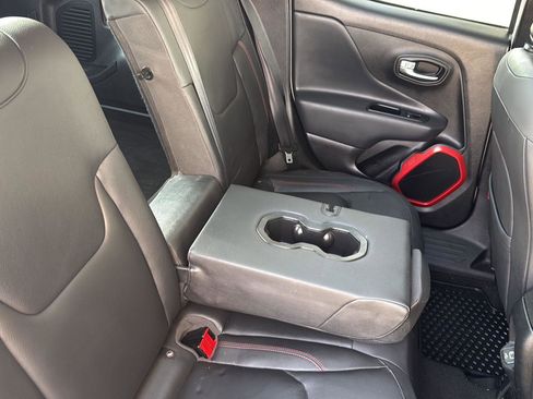 Used 2019 Jeep Renegade Trailhawk image 43