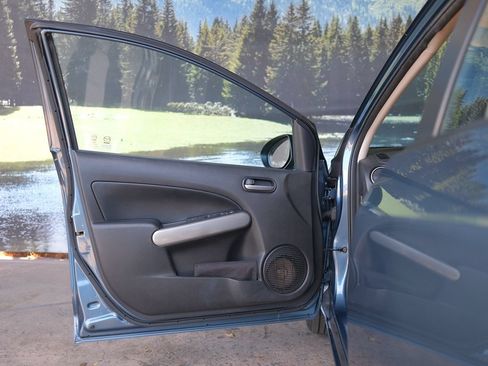 Used 2014 MAZDA MAZDA2 Sport FWD image 9