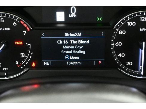 Used 2023 Cadillac XT4 Luxury w/ Cold Weather Package FWD image 37