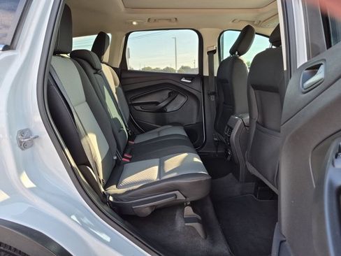 Used 2018 Ford Escape SE FWD image 19
