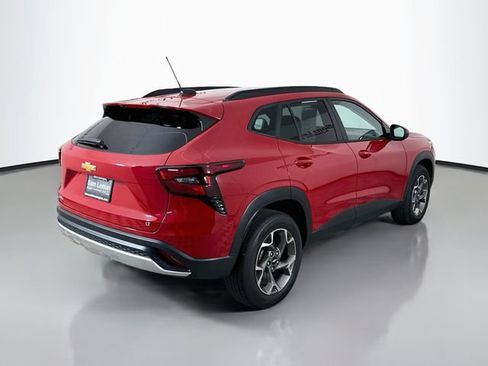 Used 2026 Chevrolet Trax LT w/ Driver Confidence Package FWD image 7