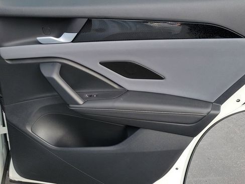 New 2026 Volkswagen Tiguan SE image 28