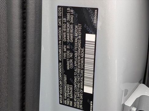 Certified 2025 Volvo XC90 B5 Core w/ Protection Package Premier image 27