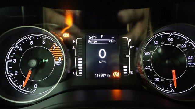 Used 2020 Jeep Cherokee Latitude Plus w/ Comfort/Convenience Group FWD image 19