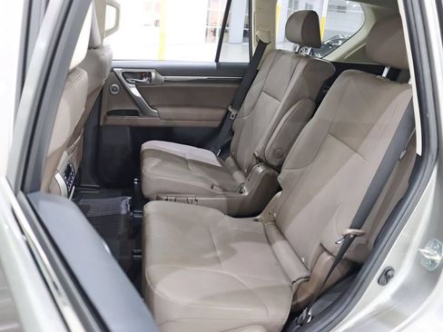 Used 2023 Lexus GX 460 Premium w/ Accessory Package AWD/4WD image 28