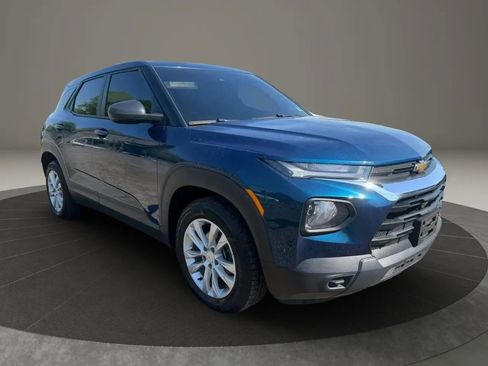 Used 2021 Chevrolet TrailBlazer LS FWD image 3