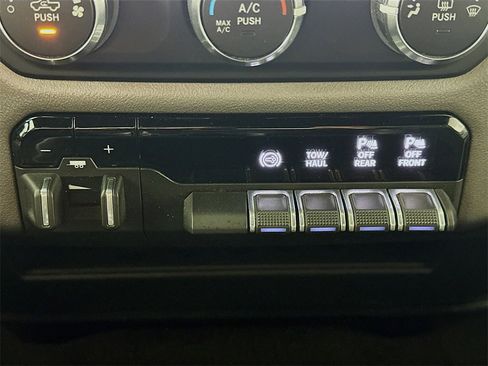 Used 2023 RAM 2500 Big Horn w/ Level 1 Equipment Group image 19