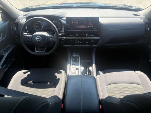Used 2026 Nissan Pathfinder SV FWD image 41