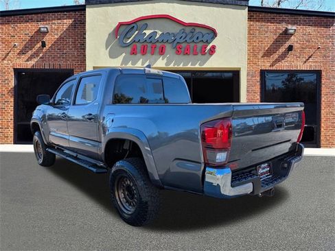 Used 2019 Toyota Tacoma TRD Sport image 7