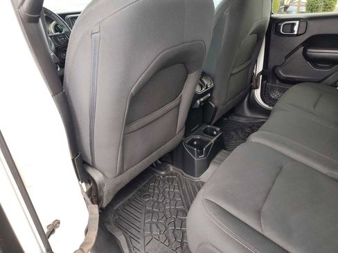 Used 2018 Jeep Wrangler Unlimited Sport S image 19