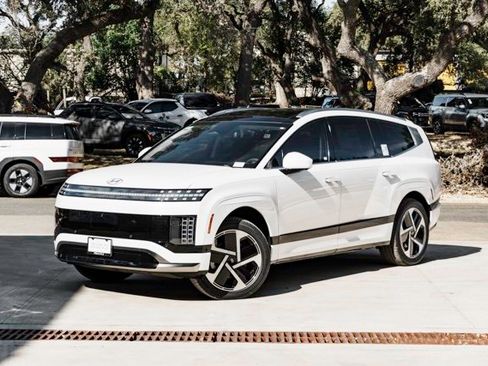 New 2026 Hyundai Ioniq 9 Calligraphy image 2