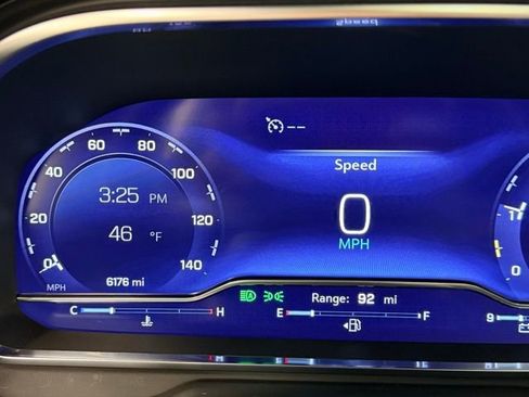 Used 2024 Chevrolet Suburban Z71 w/ Off-Road Capability Package image 12