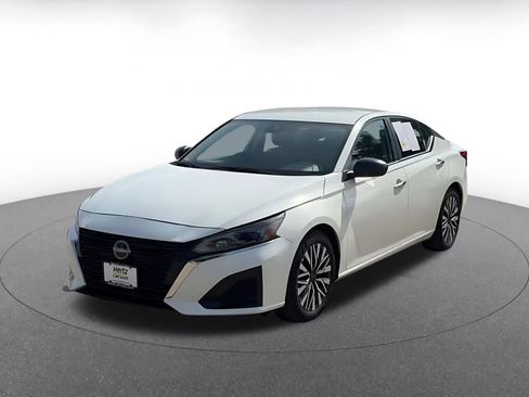 Used 2025 Nissan Altima 2.5 SV FWD image 7