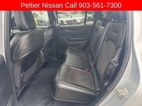 Used 2023 Jeep Grand Cherokee Altitude image 21