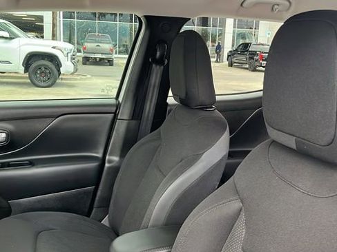 Used 2020 Jeep Renegade Altitude FWD image 15