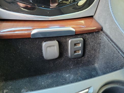 Used 2019 Cadillac Escalade ESV Luxury RWD image 19