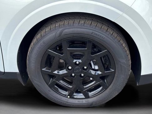 New 2026 Kia Carnival SX Prestige image 9