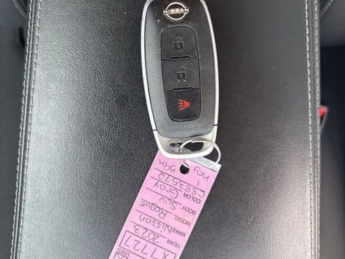 Used 2023 Nissan Rogue S AWD/4WD image 31
