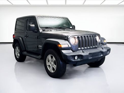 Used 2018 Jeep Wrangler Sport image 3