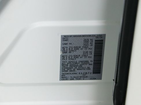 Used 2024 Nissan Pathfinder SL FWD image 34