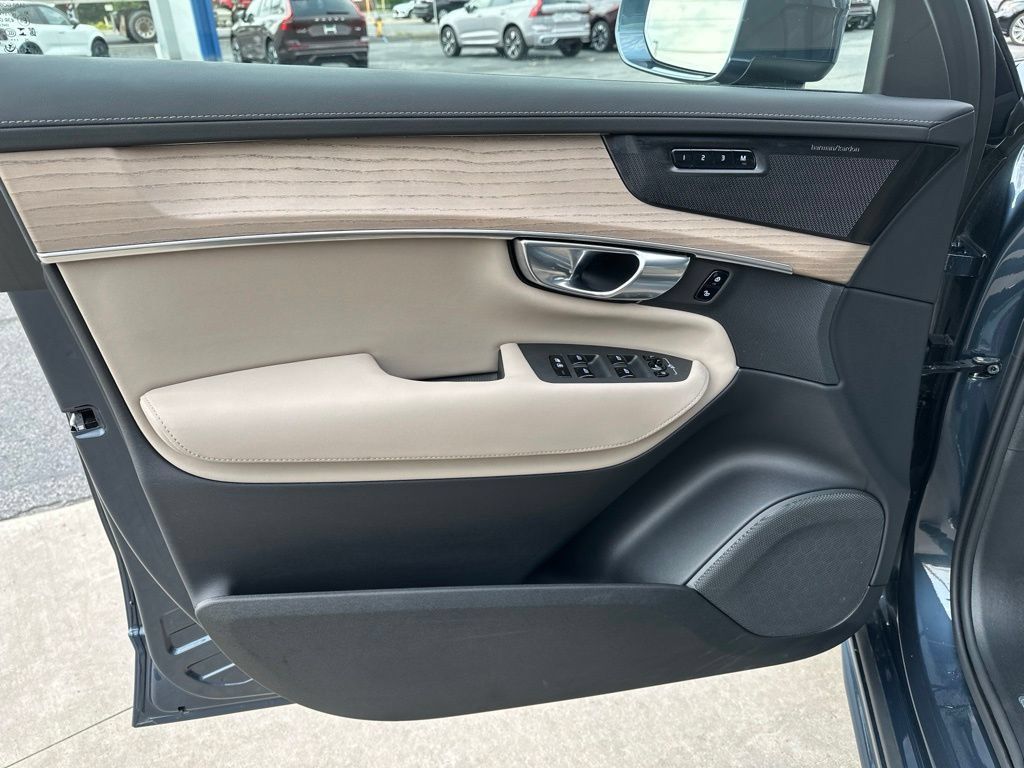 Certified 2026 Volvo XC90 B6 Plus AWD/4WD image 20