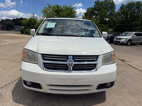 Used 2010 Dodge Grand Caravan SXT w/ Trailer Tow Group FWD image 8