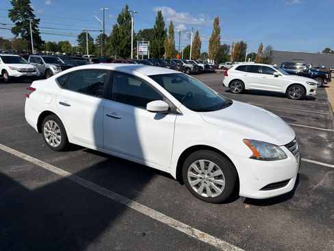 Used 2015 Nissan Sentra SV w/ Navigation Package FWD image 8