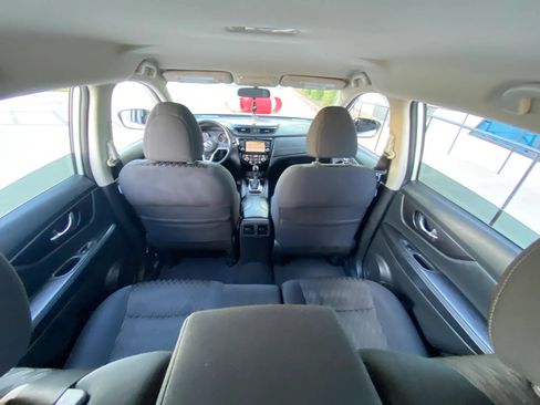 Used 2018 Nissan Rogue SV w/ Premium Package FWD image 5