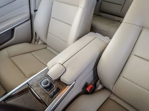 Used 2016 Mercedes-Benz E 350 Sedan w/ Premium Package image 36