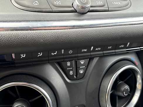 Certified 2023 Chevrolet Blazer LT image 15