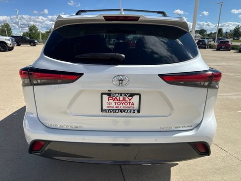 Used 2023 Toyota Highlander Limited AWD/4WD image 4
