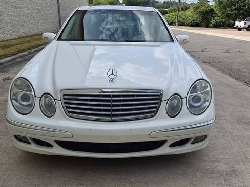 Used 2005 Mercedes-Benz E 500 Sedan image 10