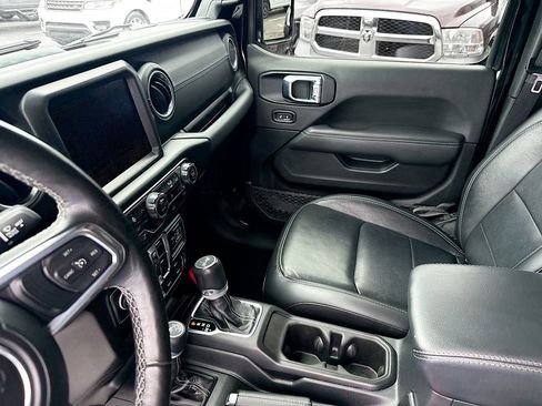 Used 2023 Jeep Wrangler Unlimited Sahara w/ Cold Weather Group image 26