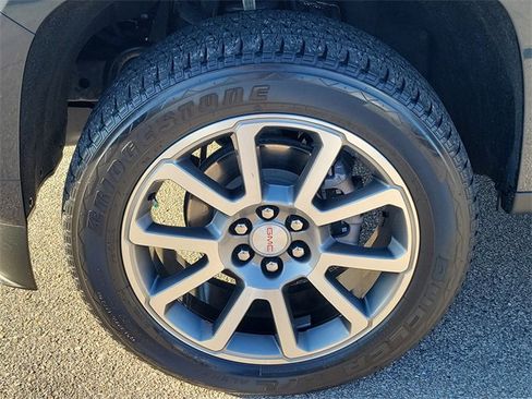 Certified 2021 GMC Canyon Denali image 7