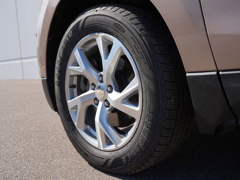 Used 2019 Chevrolet Equinox LT image 32