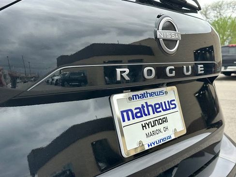 Used 2025 Nissan Rogue SV FWD image 33