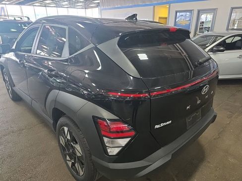 Used 2025 Hyundai Kona SEL FWD image 4