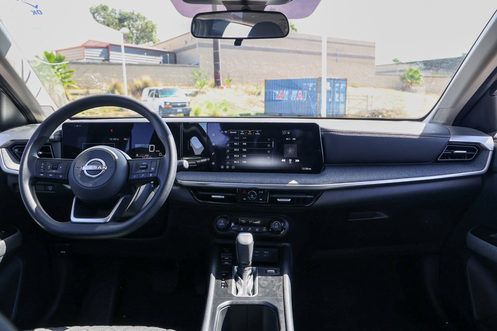 Used 2026 Nissan Kicks SV FWD image 23