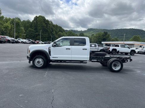 New 2025 Ford F450 XL w/ XL Chrome Package image 8