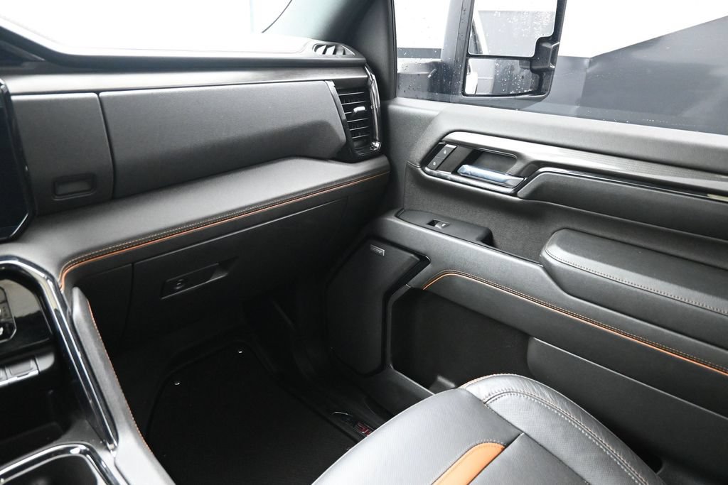 Used 2024 GMC Sierra 2500 AT4 w/ AT4 Premium Plus Package AWD/4WD image 7