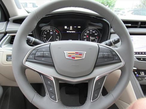 New 2026 Cadillac XT5 Premium Luxury w/ Driver Assist Package FWD image 23
