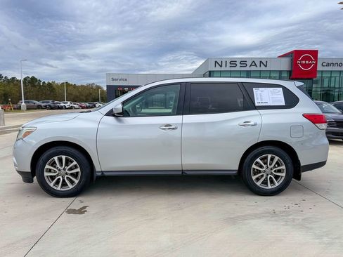 Used 2014 Nissan Pathfinder S image 17