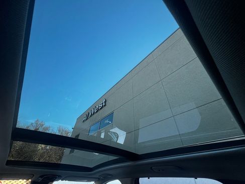 Used 2023 Hyundai Santa Fe SEL w/ Premium Package image 15