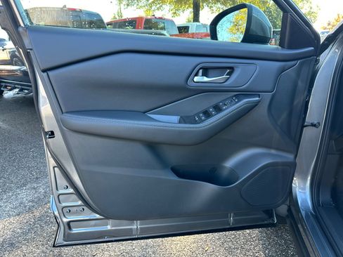 New 2026 Nissan Rogue SV image 10