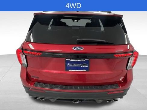 Used 2025 Ford Explorer ST image 4