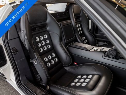Used 2005 Ford GT RWD image 34