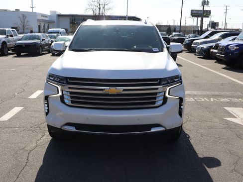 Used 2022 Chevrolet Tahoe High Country AWD/4WD image 3